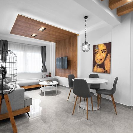 Wood N White, Nilie Hospitality Mgmt Appartement Thessaloniki Buitenkant foto