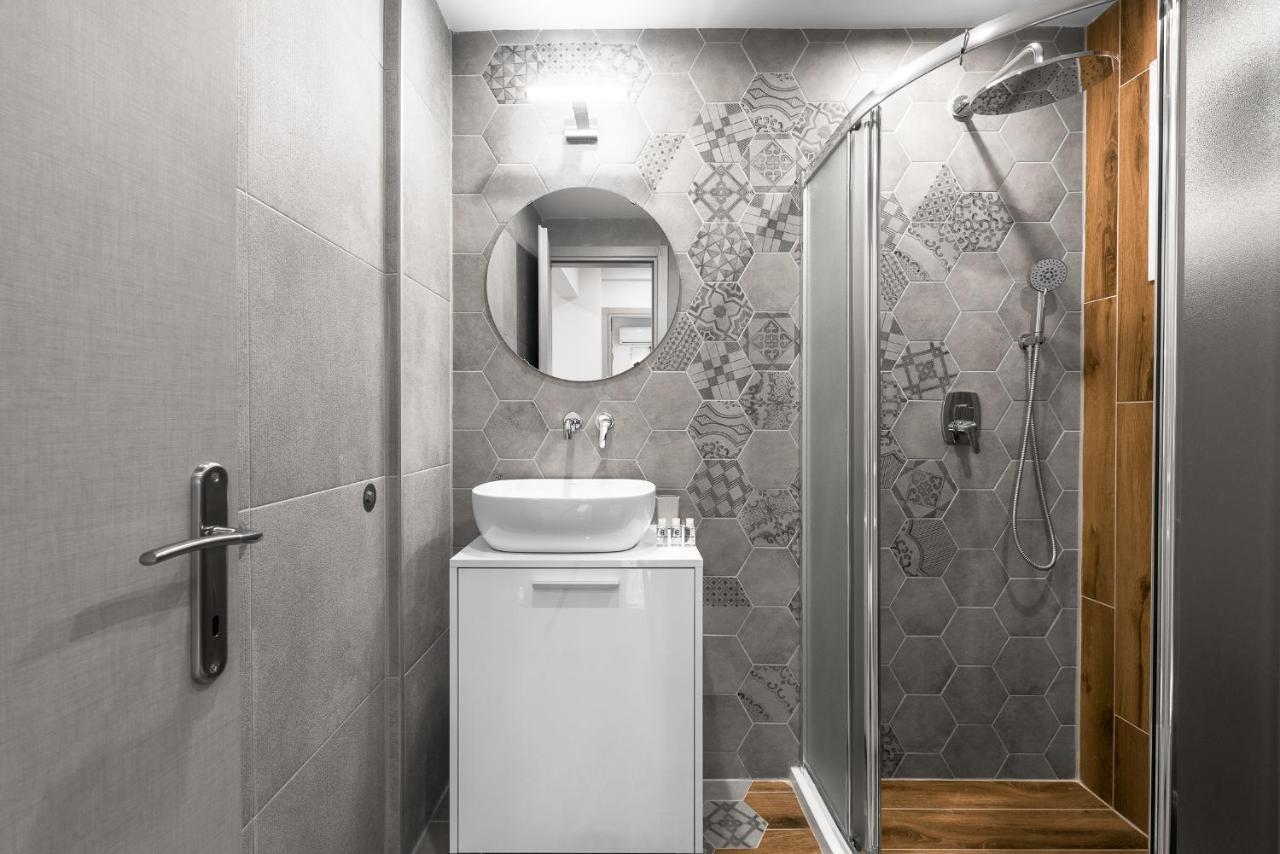 Wood N White, Nilie Hospitality Mgmt Appartement Thessaloniki Buitenkant foto